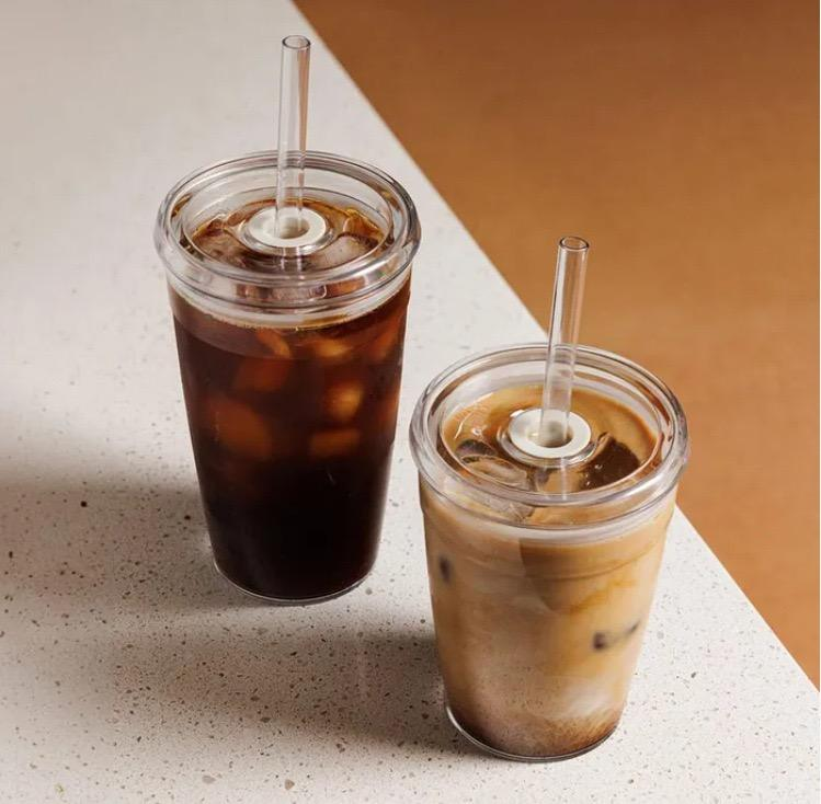 real-shot-of-16oz-acrylic-plastic-coffee-cup-single-layer-straw-cup