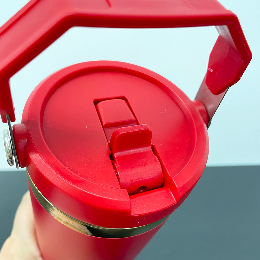 details-of-wholesale-30oz-mirror-gold-plated-travel-mugs-with-flip-straw