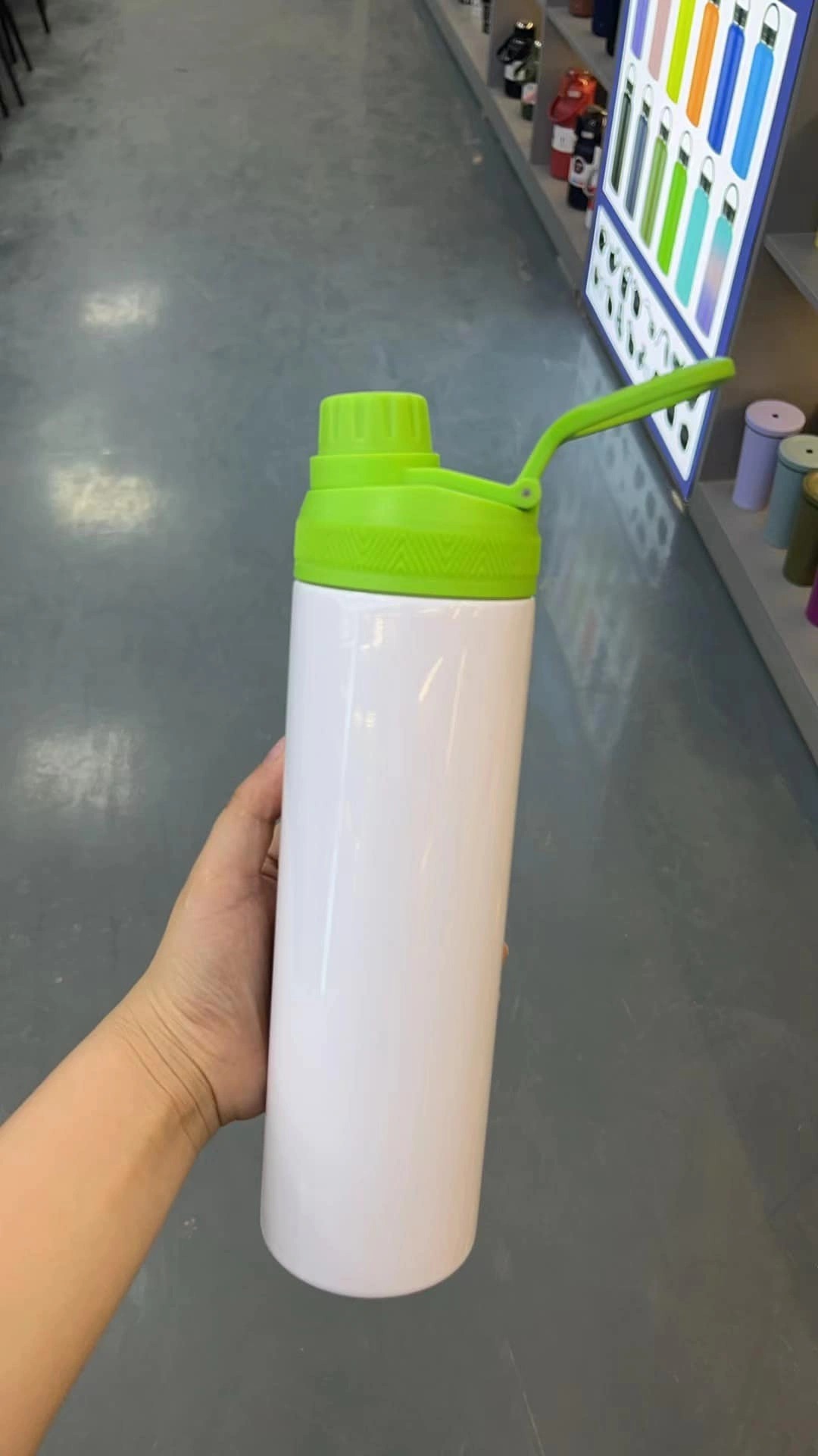 green-20oz-sublimation-sport-water-bottle-with-colorful-lid-&-handle