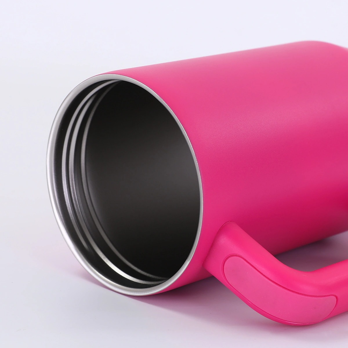 rim-details-of-40oz-powder-coated-tumblers-with-handle-for-laser-engraving