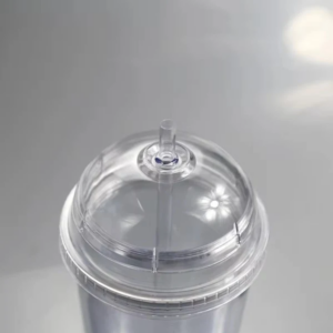 top-of-20oz-acrylic-snow-globe-tumbler-cup-with-dome-lid-straw