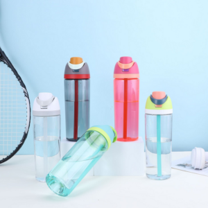 display-of-25oz-transparent-owala-dupe-water-bottles-plastic-cups